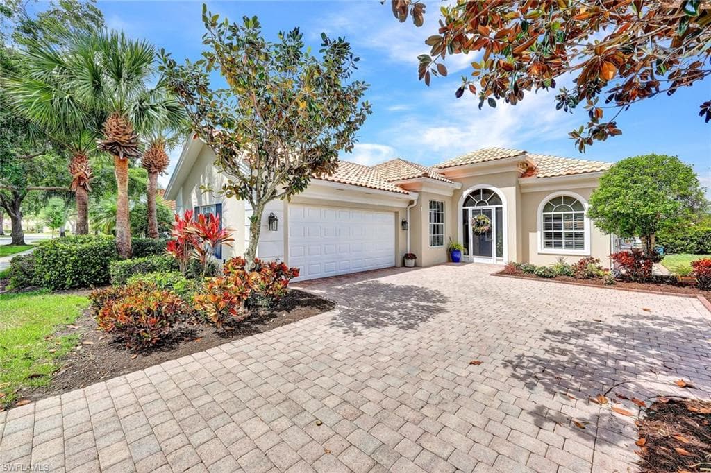 5441 Freeport LN NAPLES, FL 34119