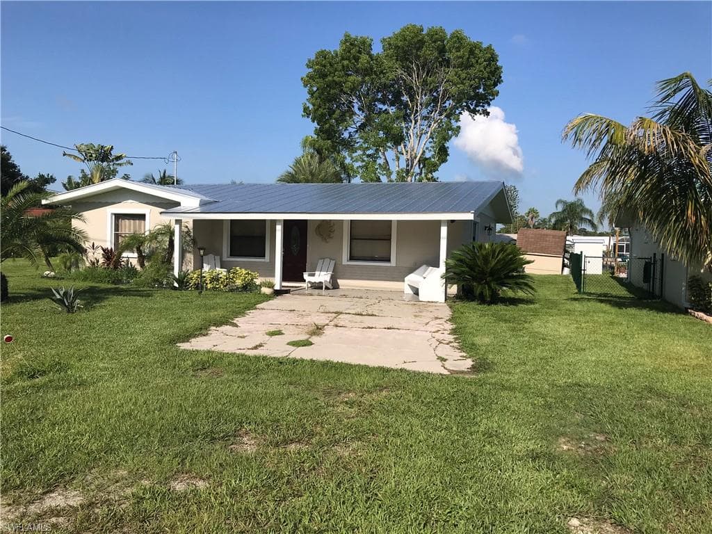 2143 W Tobago CIR FORT MYERS, FL 33905