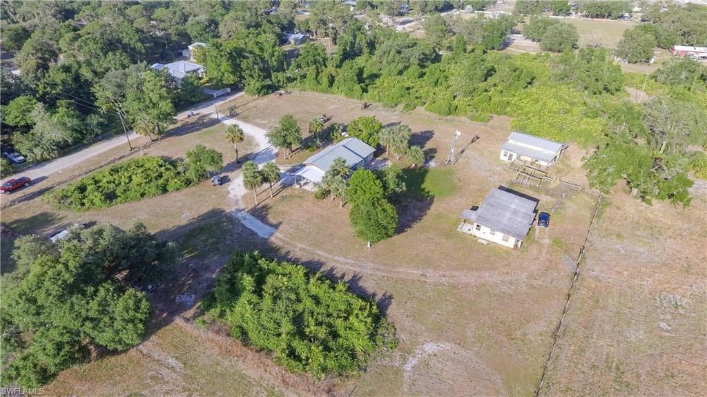 22221/223 Lucky Lee LN ALVA, FL 33920