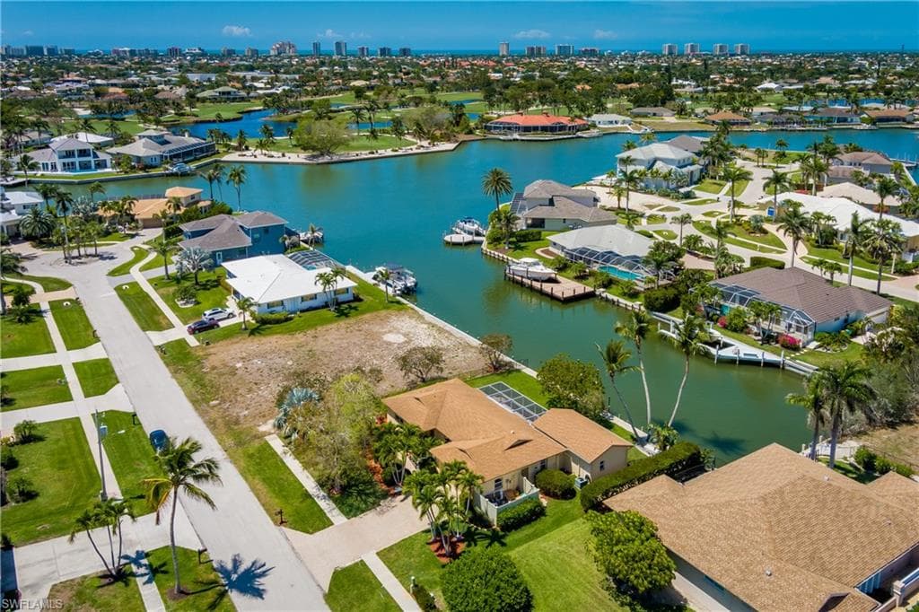1658 Barbados CT MARCO ISLAND, FL 34145