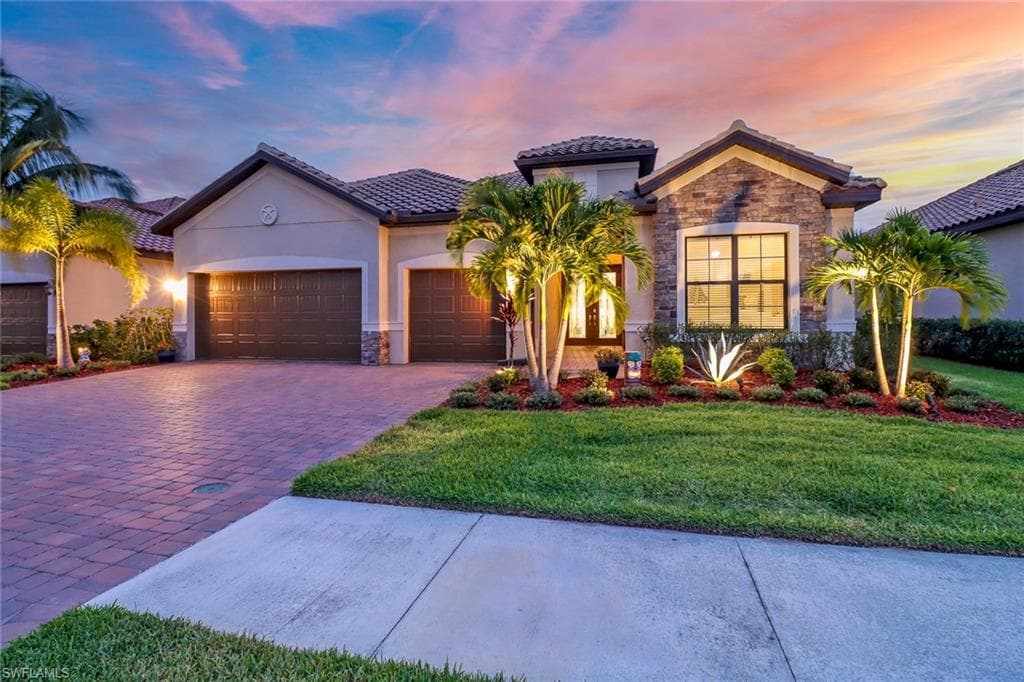28031 Wicklow CT BONITA SPRINGS, FL 34135