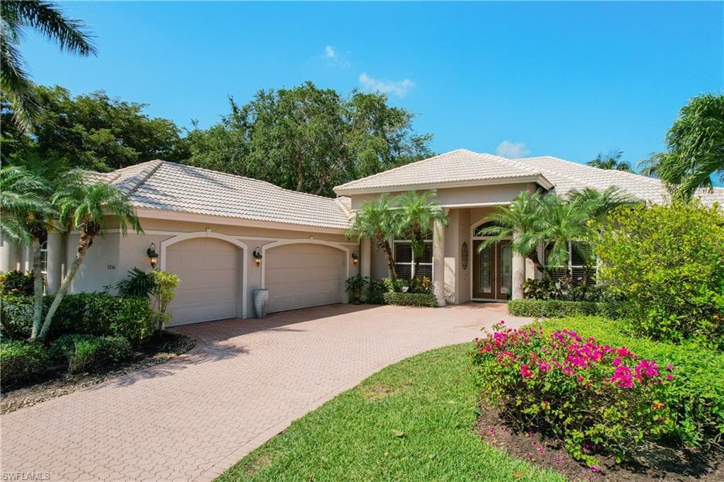 8844 Muirfield DR NAPLES, FL 34109