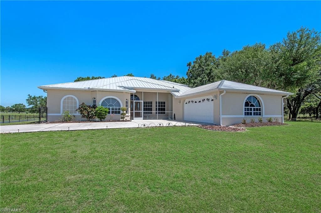 1352 Cemetery RD FORT DENAUD, FL 33935