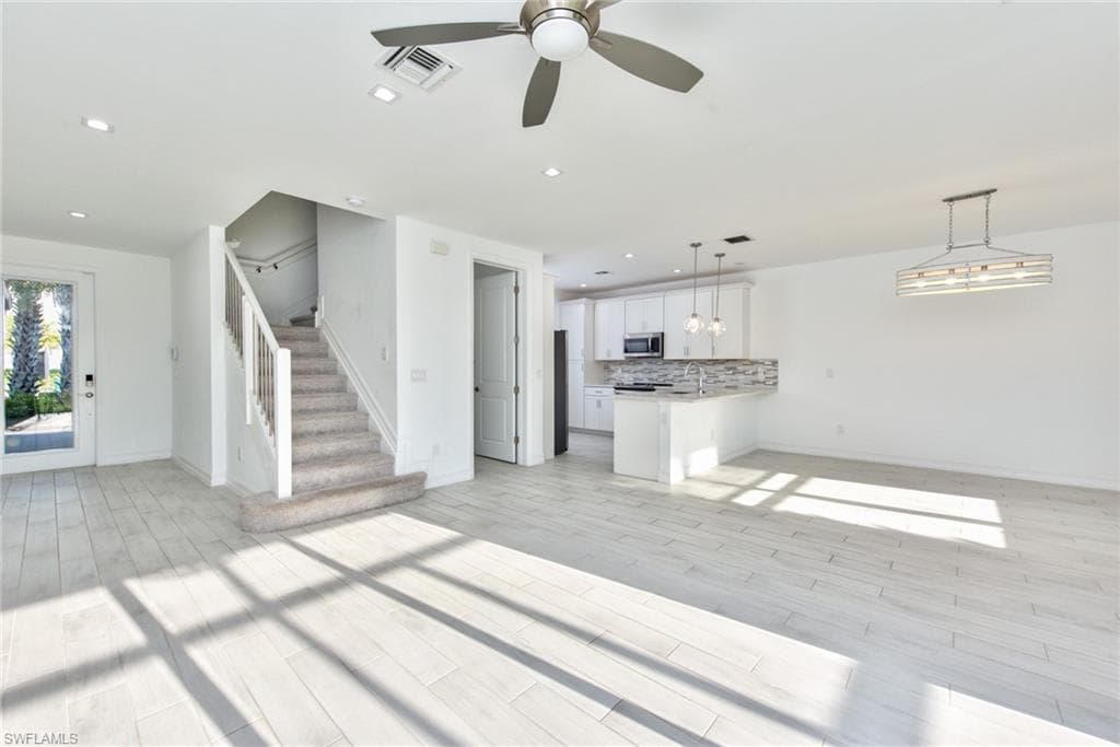 7512 Carnegie WAY NAPLES, FL 34119
