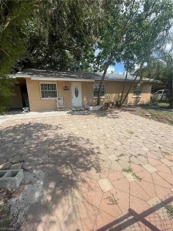 1214 N 18th TER IMMOKALEE, FL 34142