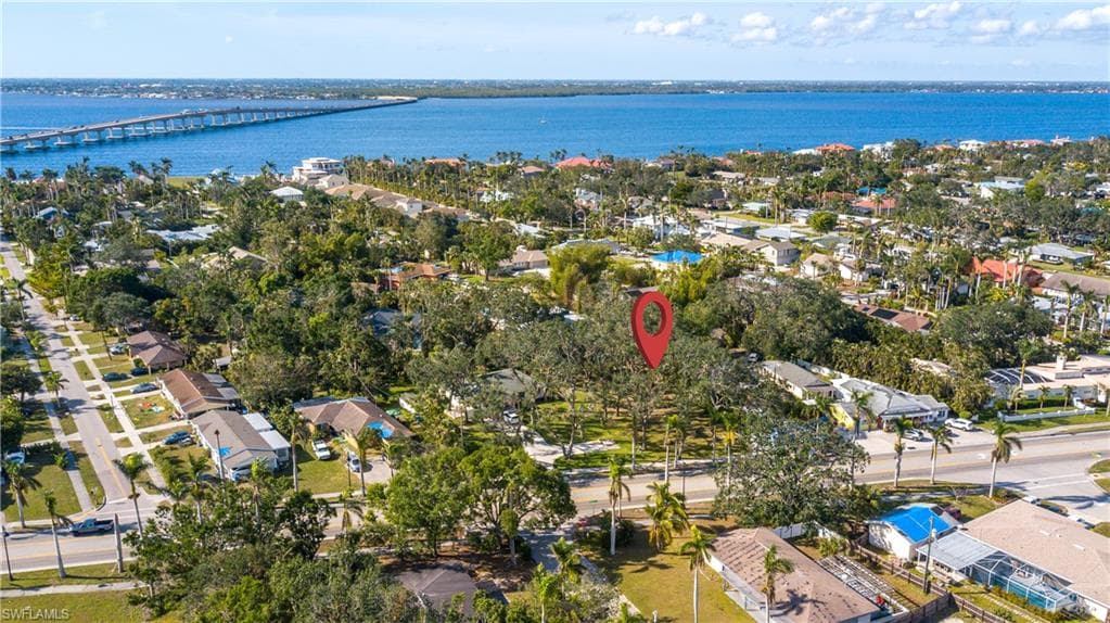 4626 McGregor BLVD FORT MYERS, FL 33901