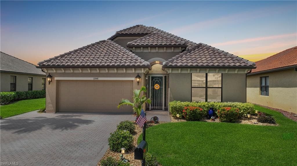12041 Country Day CIR FORT MYERS, FL 33913