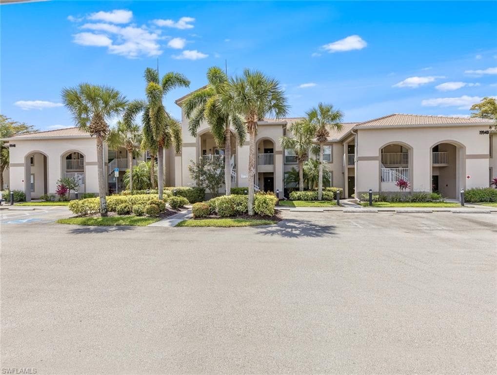 19940 Barletta LN 1211 ESTERO, FL 33928