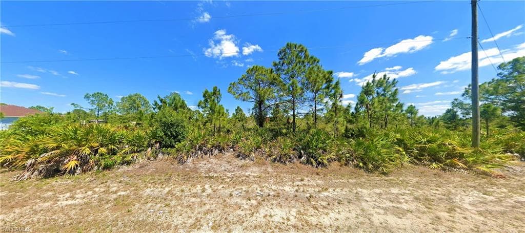 1402 Dixie AVE LEHIGH ACRES, FL 33972