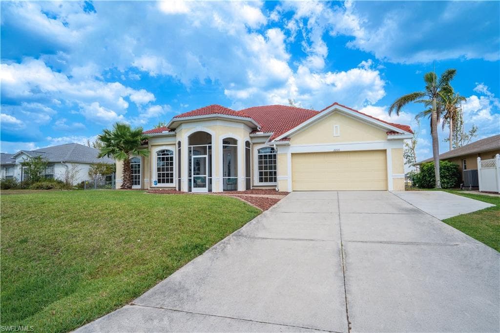 2221 SW 8th CT CAPE CORAL, FL 33991