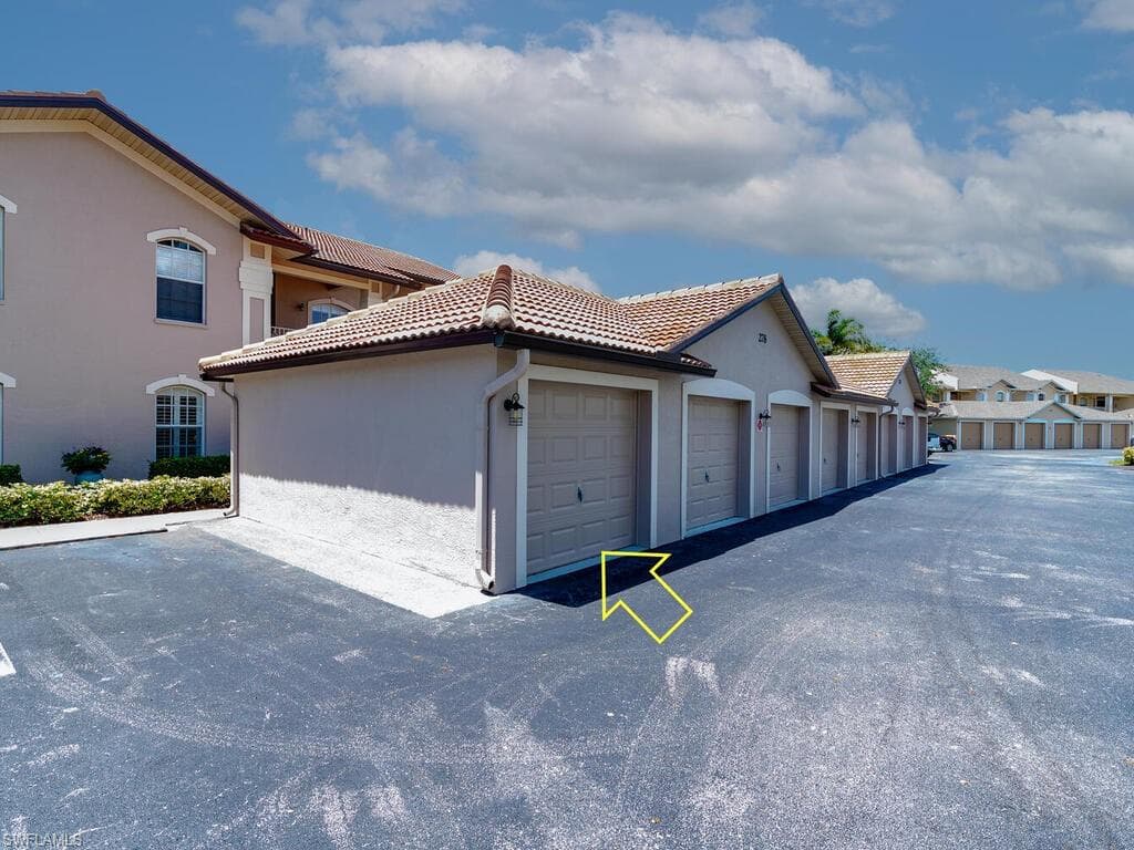 278 Newport DR 201 NAPLES, FL 34114