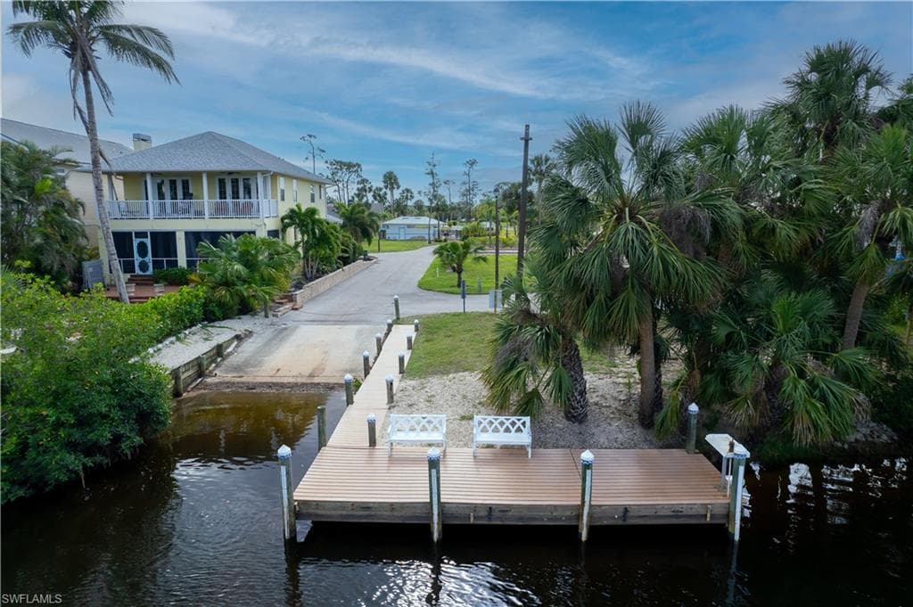 6150 Lake Front DR FORT MYERS, FL 33908