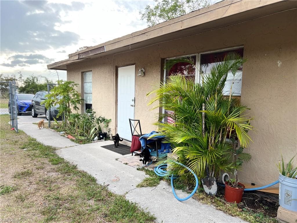 5547-5549 7th AVE FORT MYERS, FL 33907