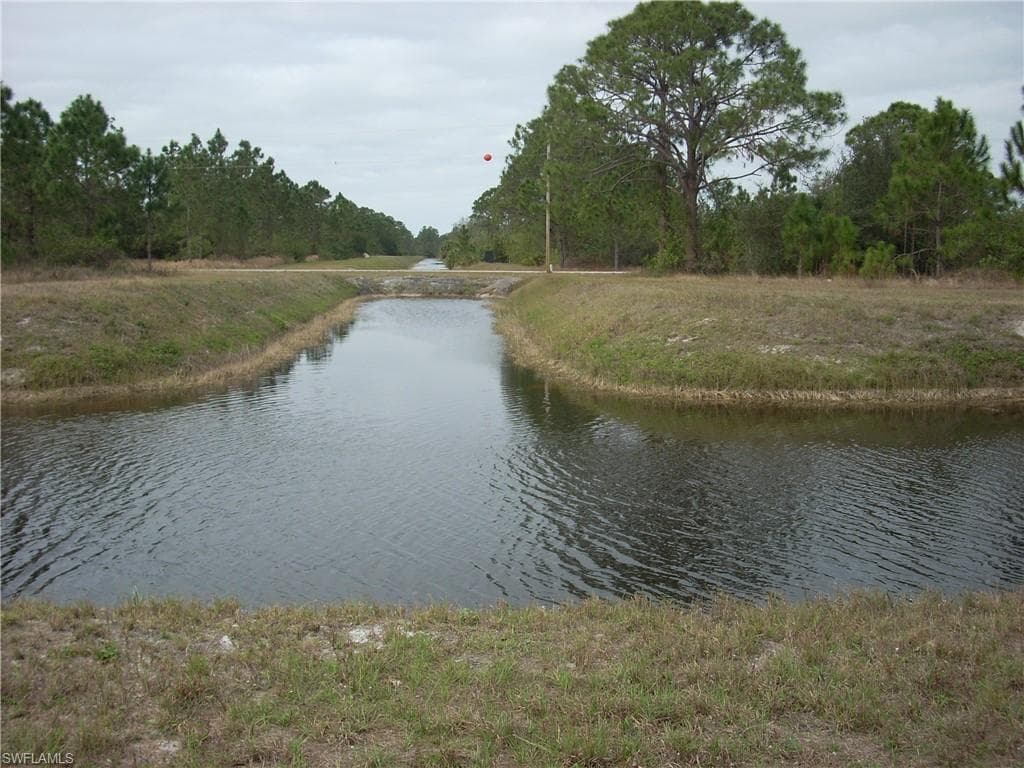 820 Anaconda AVE S LEHIGH ACRES, FL 33974