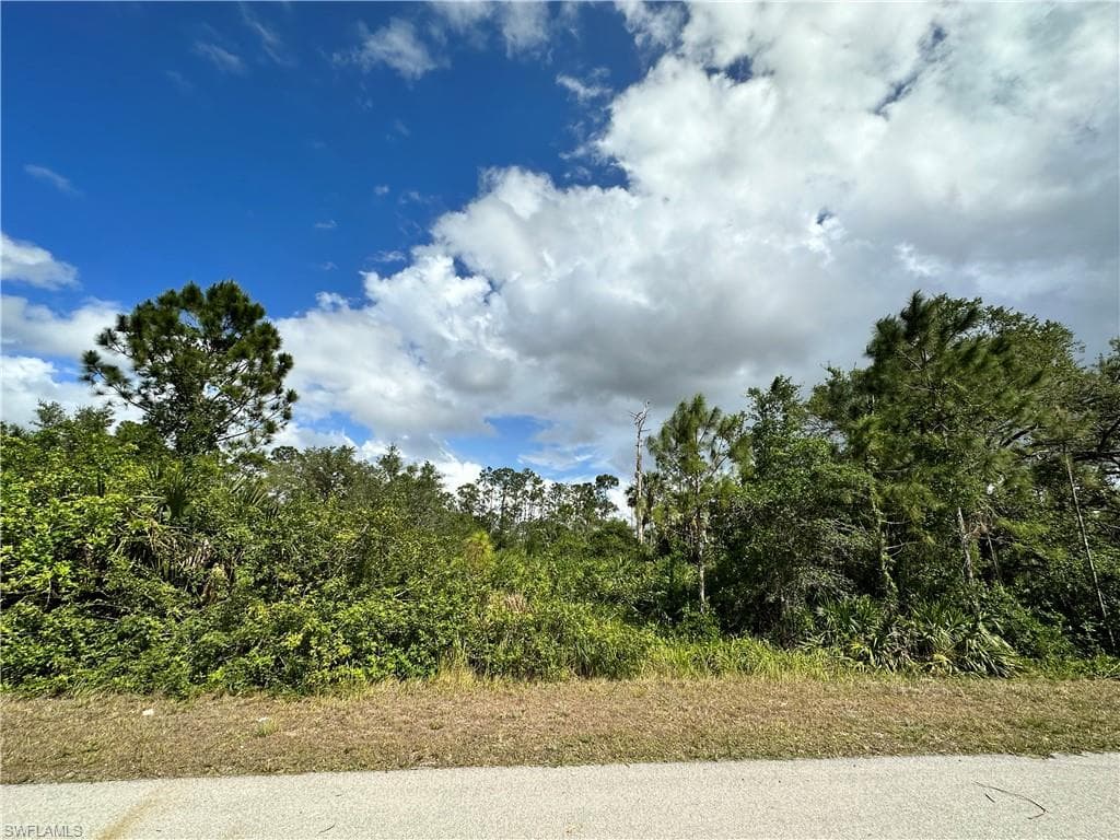 1876 Latham DR LEHIGH ACRES, FL 33972