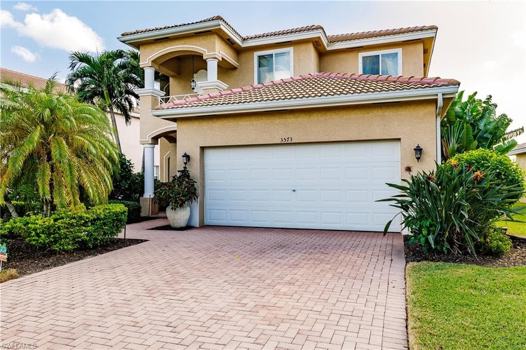 3573 Malagrotta CIR CAPE CORAL, FL 33909