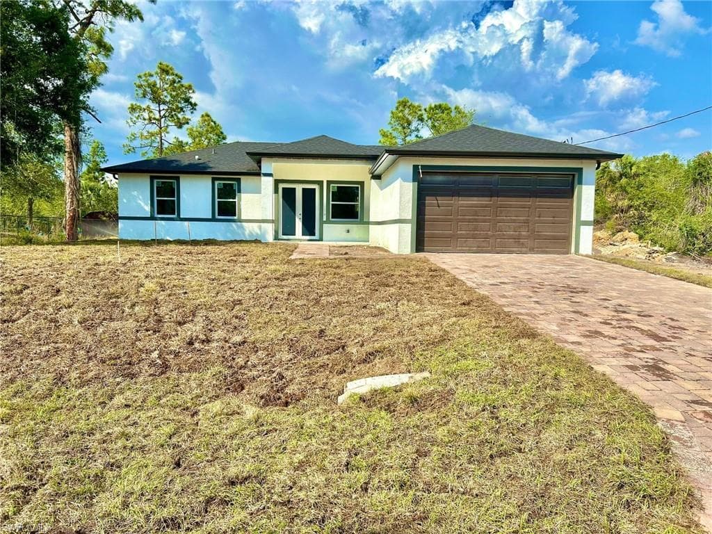 1061 Anderson ST LEHIGH ACRES, FL 33974