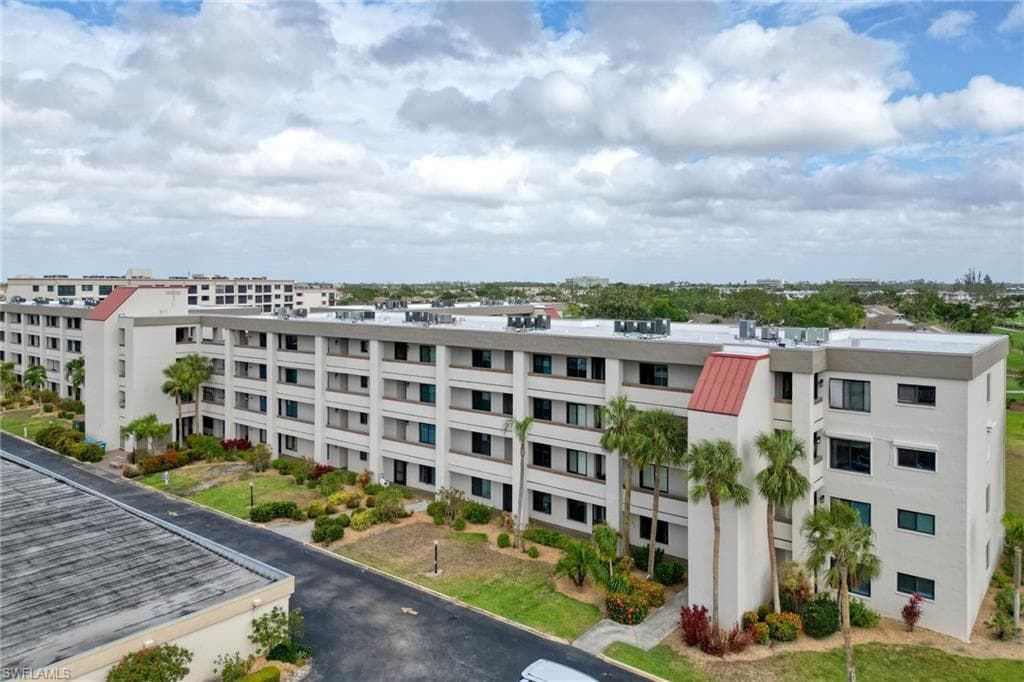 7402 Lake Breeze DR 203 FORT MYERS, FL 33907