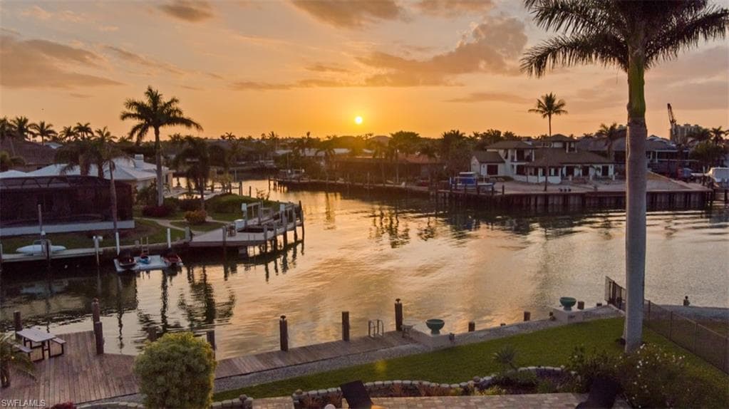 930 Iris CT MARCO ISLAND, FL 34145