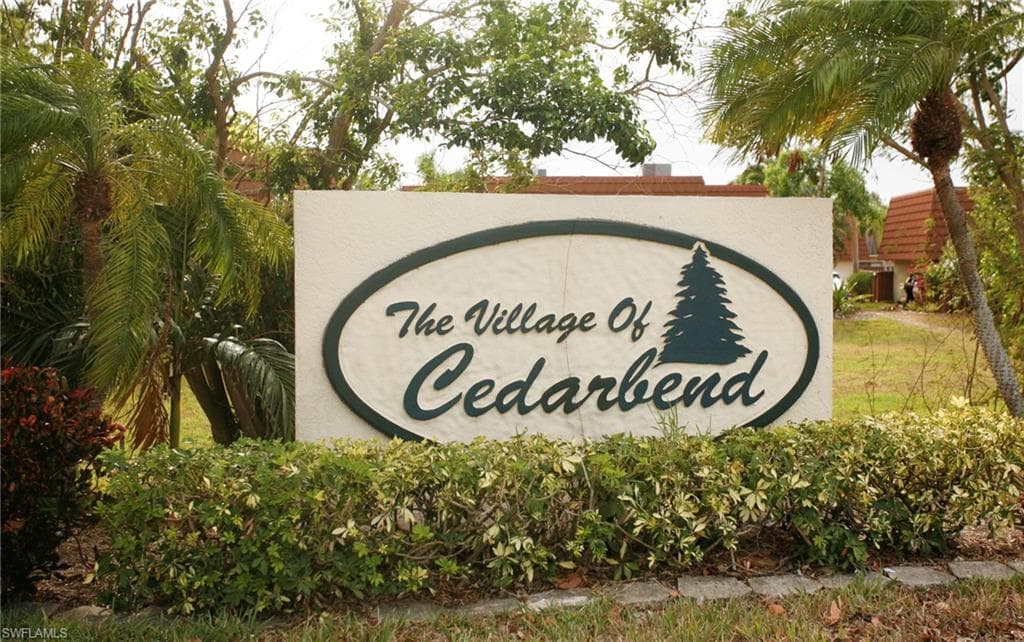 5243 Cedarbend DR 4 FORT MYERS, FL 33919