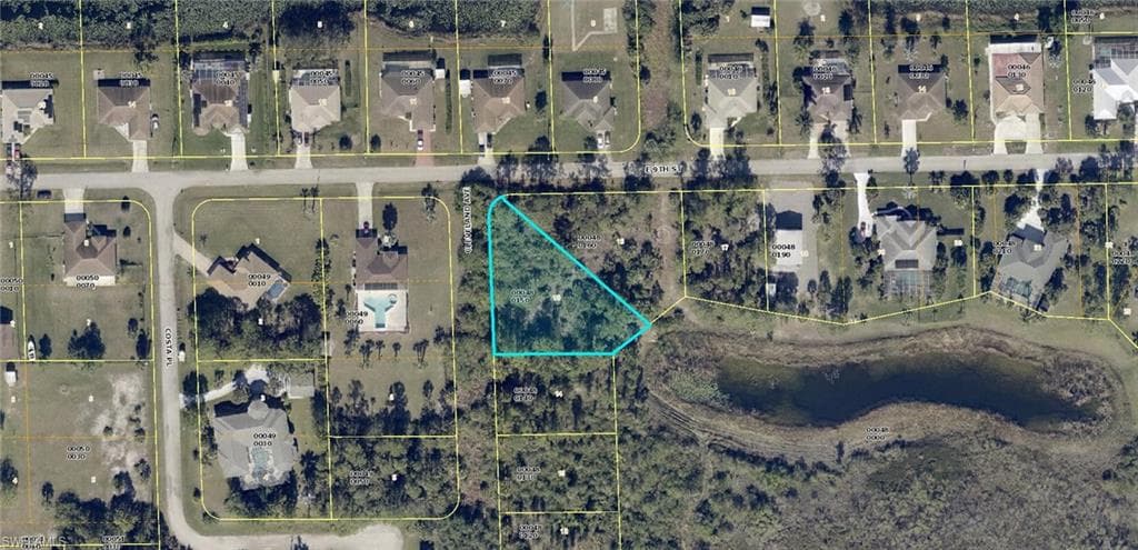826 Cleveland AVE LEHIGH ACRES, FL 33972