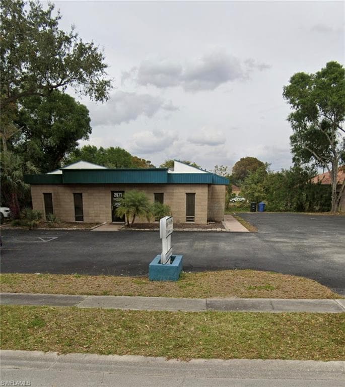 2671 Swamp Cabbage CT FORT MYERS, FL 33901
