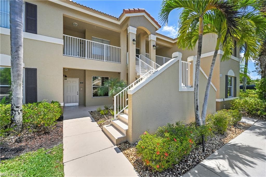 6550 Huntington Lakes CIR 103 NAPLES, FL 34119