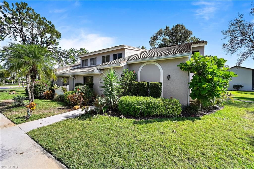 938 Augusta BLVD D-937 NAPLES, FL 34113