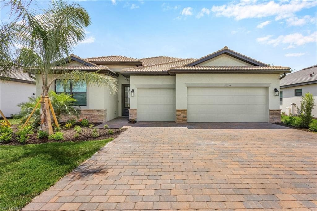 20210 Kingmont DR ESTERO, FL 33913