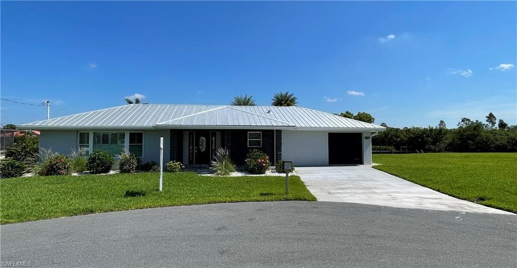 1751 Castaway ST NORTH FORT MYERS, FL 33917