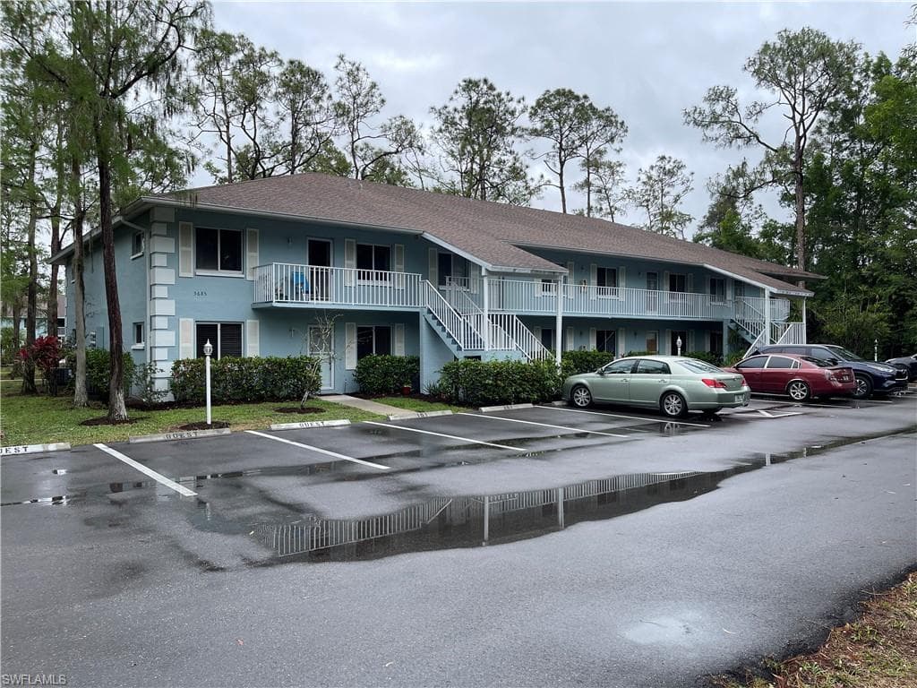 5685 Whitaker RD C-203 NAPLES, FL 34112