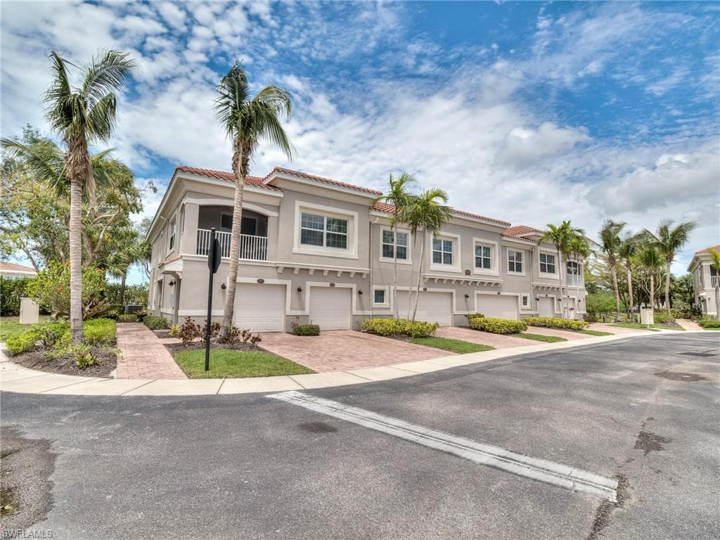 8560 Evernia CT 101 ESTERO, FL 34135