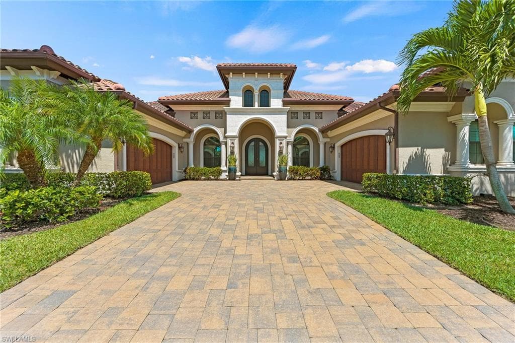 6595 Barbera LN NAPLES, FL 34113