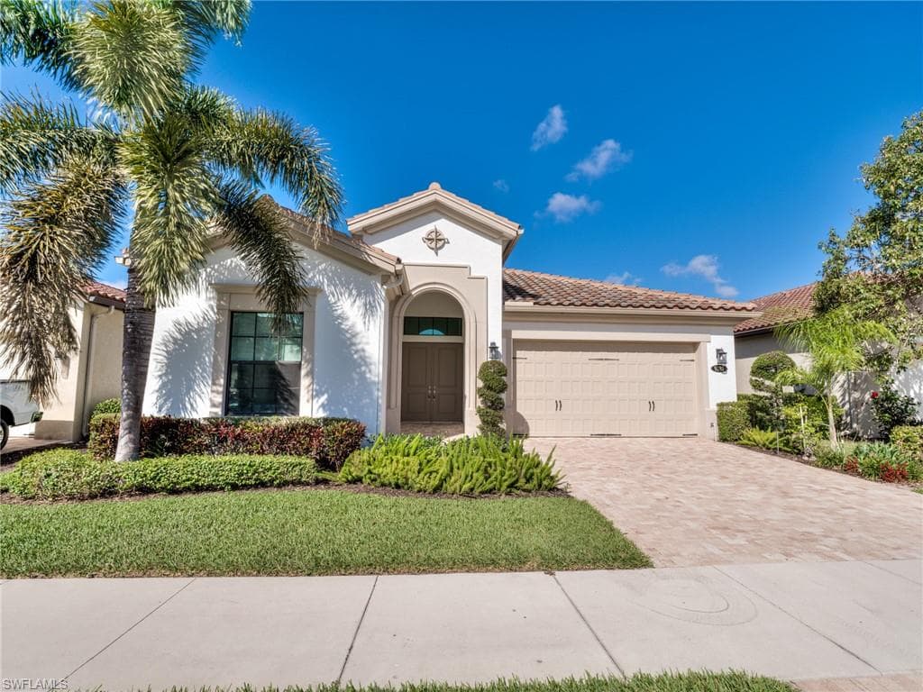 9281 Shadow Oak LN NAPLES, FL 34120
