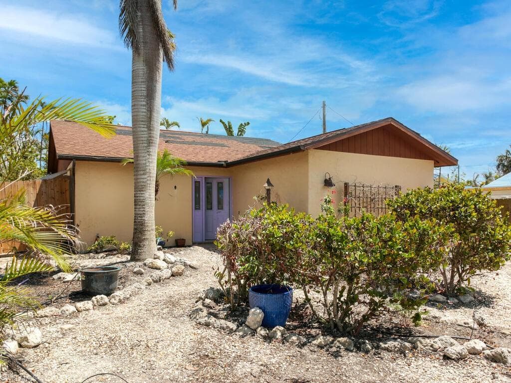 530 Piedmont RD SANIBEL, FL 33957