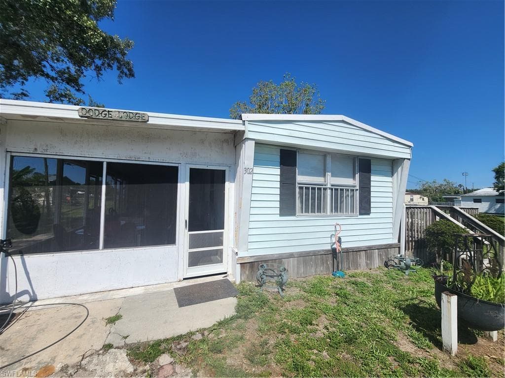 302 Pinecrest AVE NW MOORE HAVEN, FL 33471