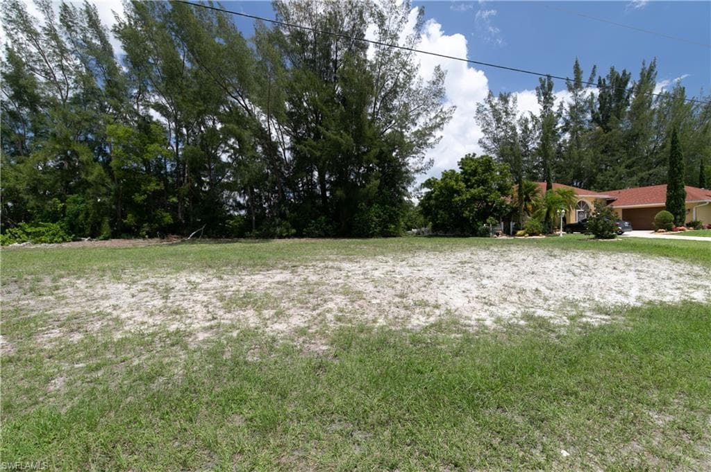 1725 SW 15th PL CAPE CORAL, FL 33991