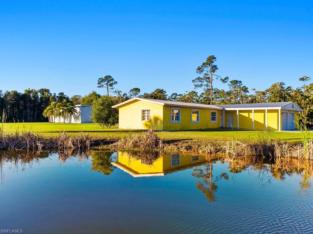 5322 Myrtle LN NAPLES, FL 34113