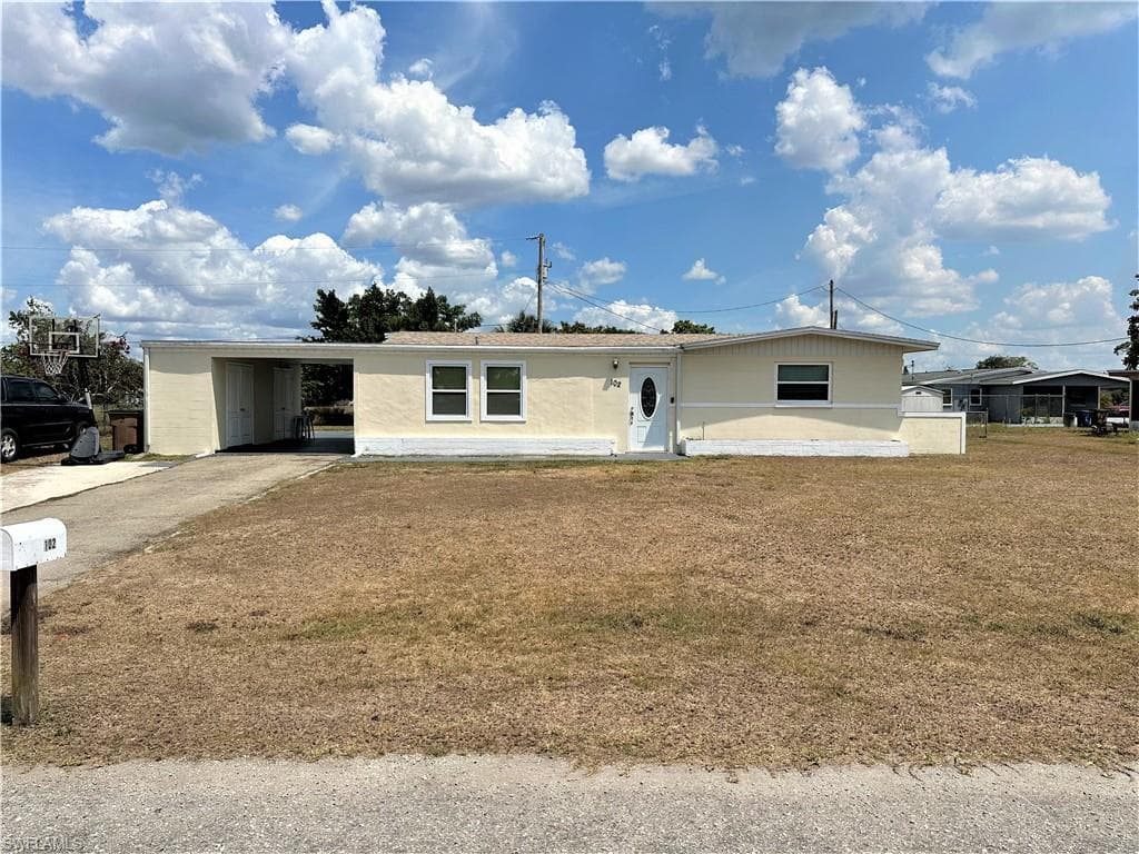 102 Oleander RD LEHIGH ACRES, FL 33936