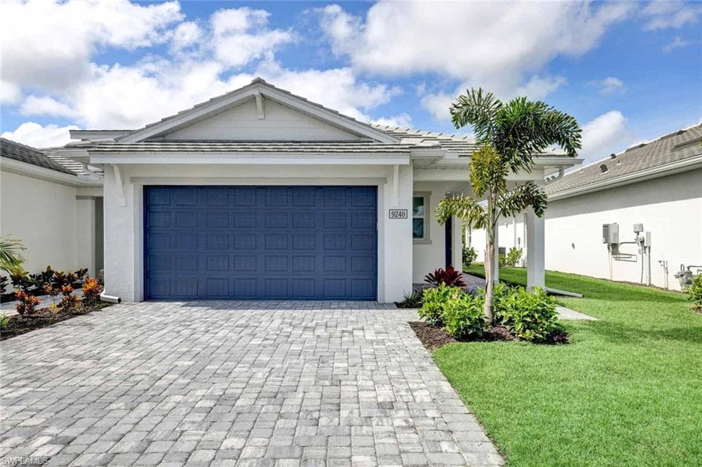 9240 Cayman DR NAPLES, FL 34114