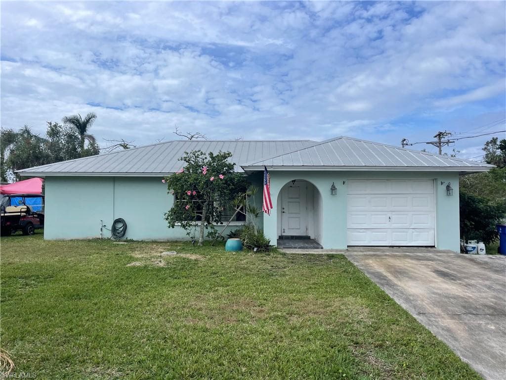 2241 Club House RD NORTH FORT MYERS, FL 33917