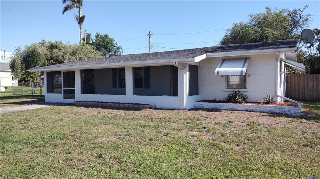77 Glenmont DR W NORTH FORT MYERS, FL 33917