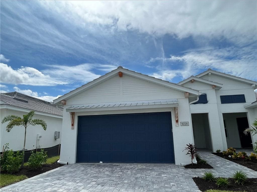 9228 Cayman DR NAPLES, FL 34114
