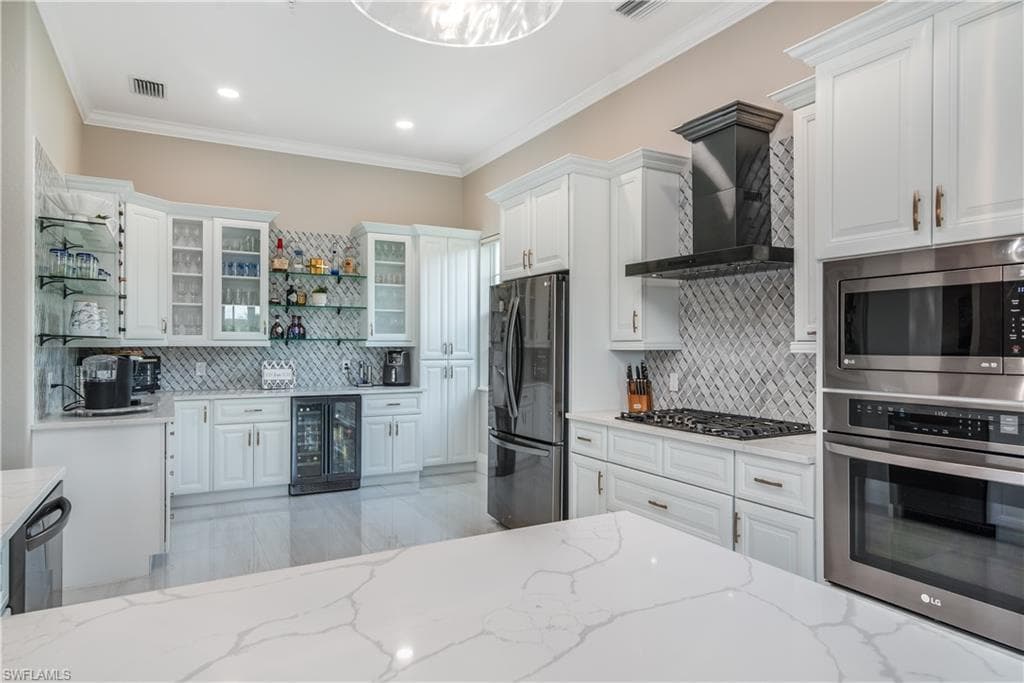 3123 Aviamar CIR 201 NAPLES, FL 34114