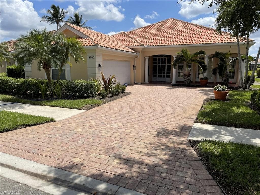 3960 Upolo LN NAPLES, FL 34119