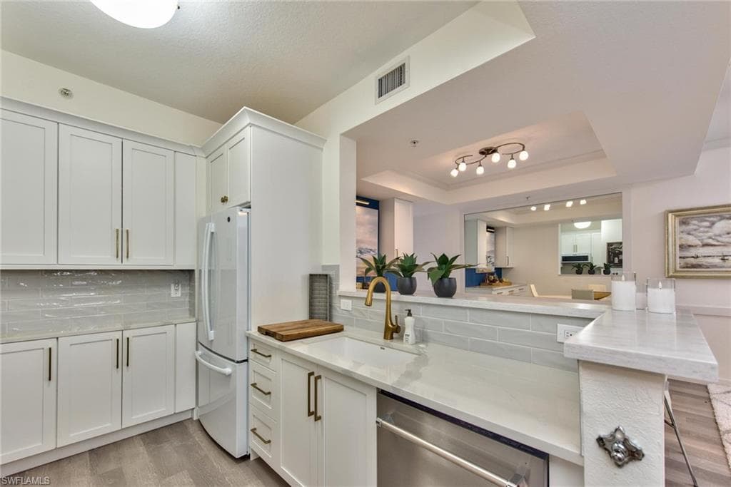 8561 Evernia CT 102 ESTERO, FL 34135