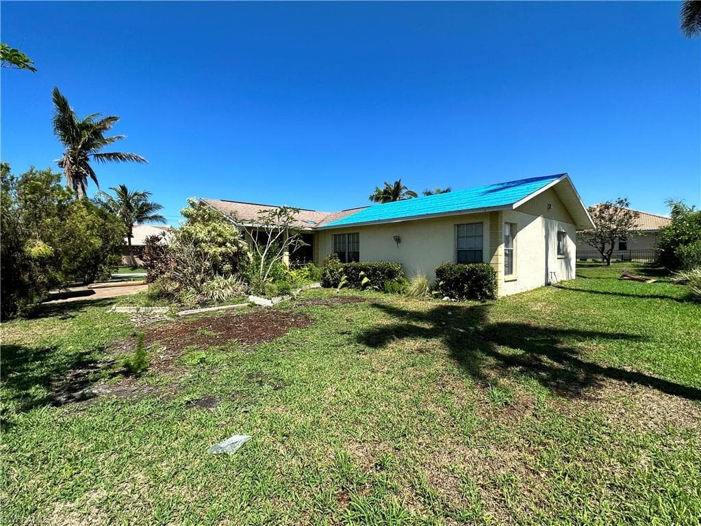 833 SW 51st TER CAPE CORAL, FL 33914