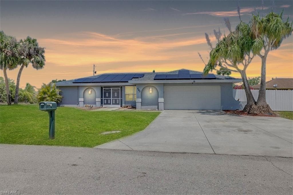 1407 Graham CIR LEHIGH ACRES, FL 33936