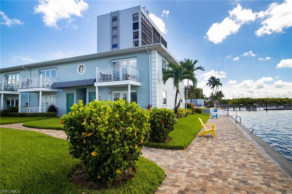 3328 N Key DR 7 NORTH FORT MYERS, FL 33903