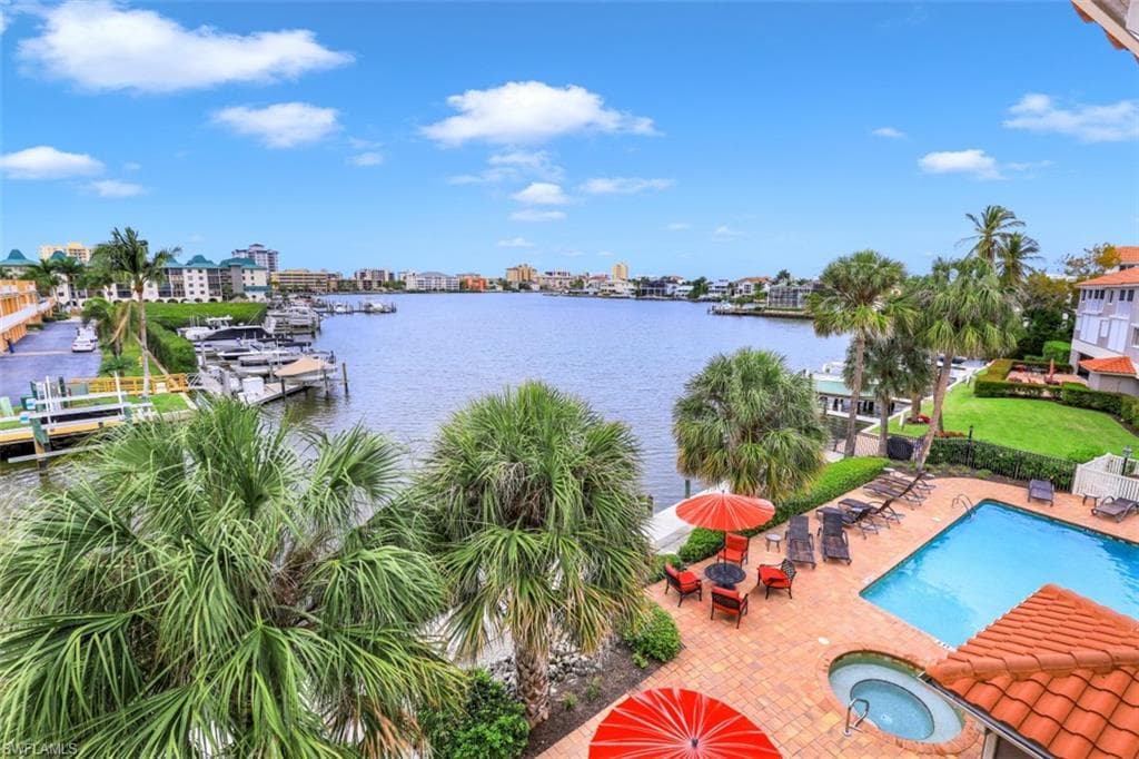 9101 Vanderbilt DR 1-302 NAPLES, FL 34108